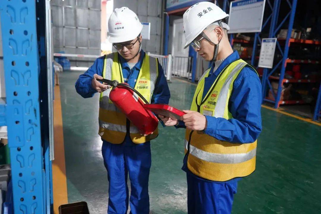 建筑工地安全員(工地安全員負責什么)-圖1
